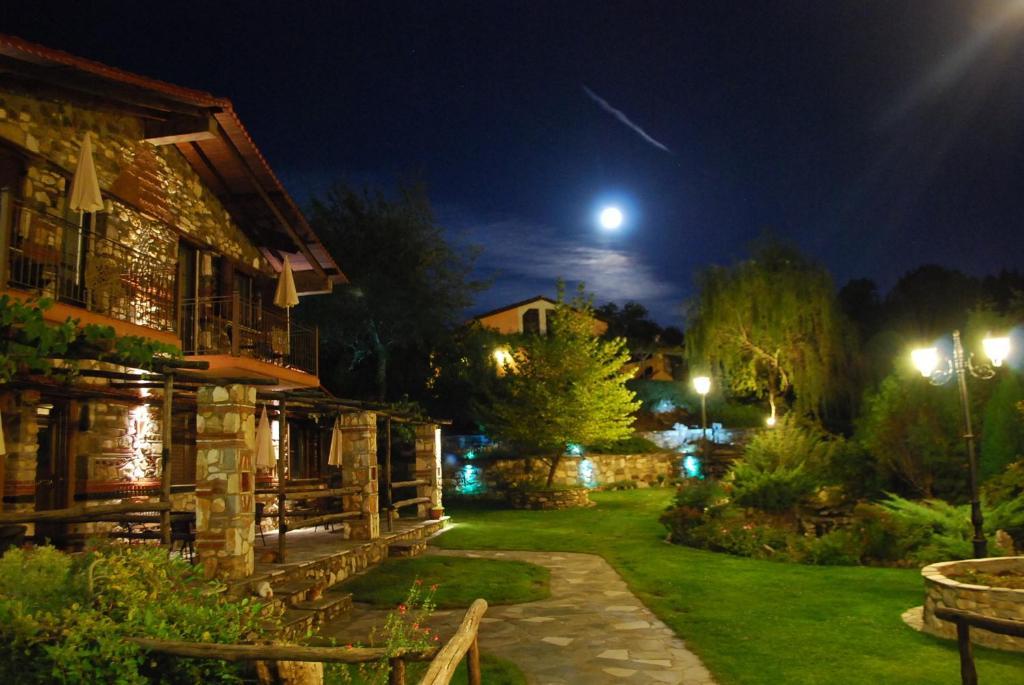 Tzivaeri Hotel Likodhromion Exterior photo