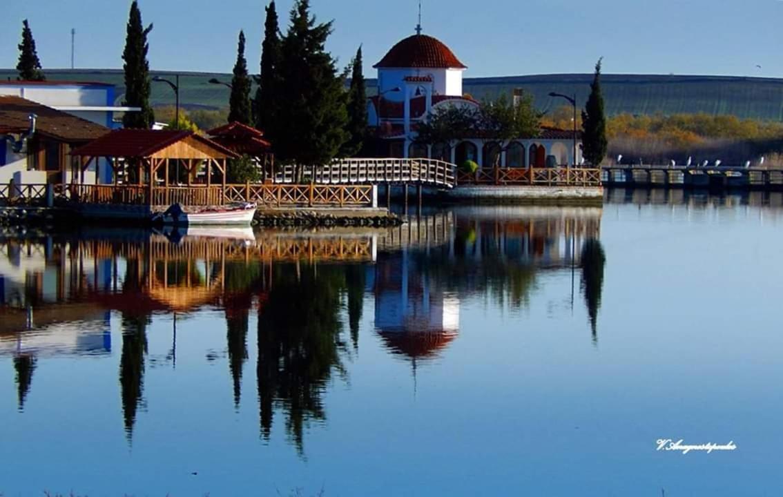 Tzivaeri Hotel Likodhromion Exterior photo